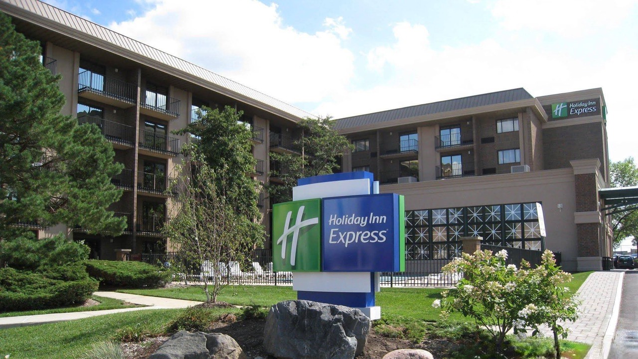 Photo of Buildings in Rolling Meadows