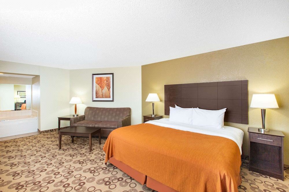 Photo of Bedroom in Cedar Falls