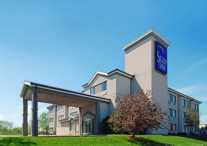 Photo of Buildings in Lake Bluff