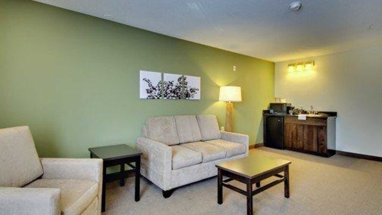 Photo of Livingroom in Edgewood