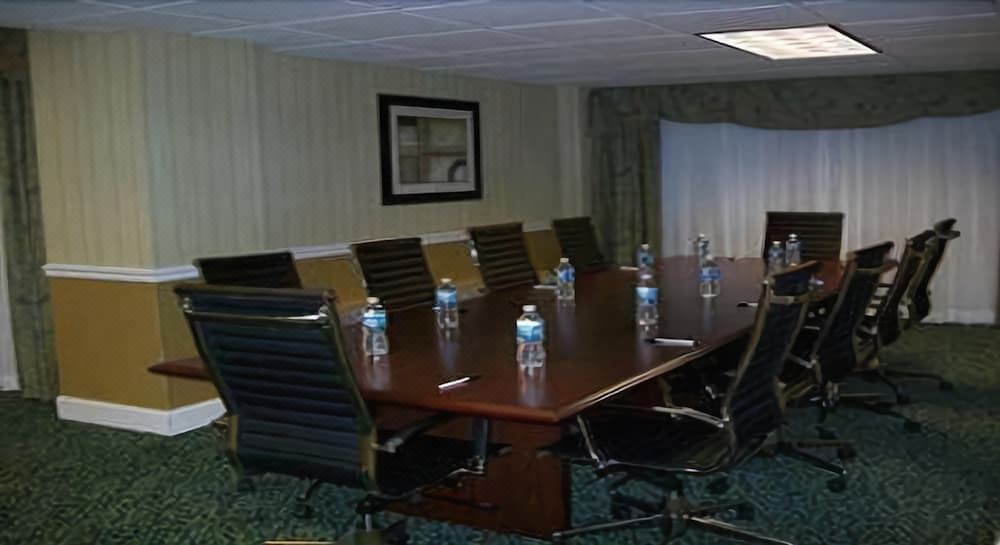 Photo of Livingroom in Guntersville