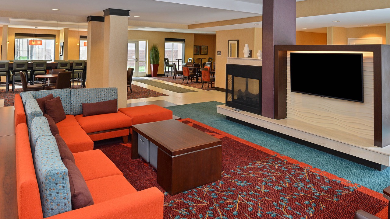 Photo of Livingroom in Court Avenue Entertainment District