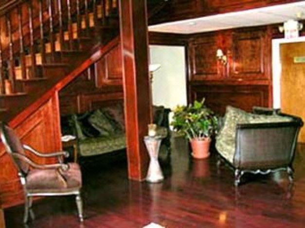 Photo of Livingroom in Colts Neck