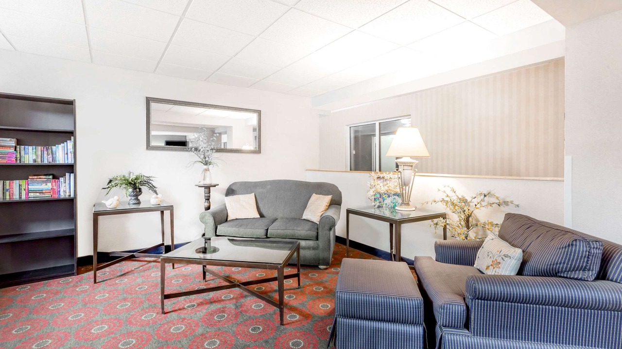 Photo of Livingroom in Cedar Falls