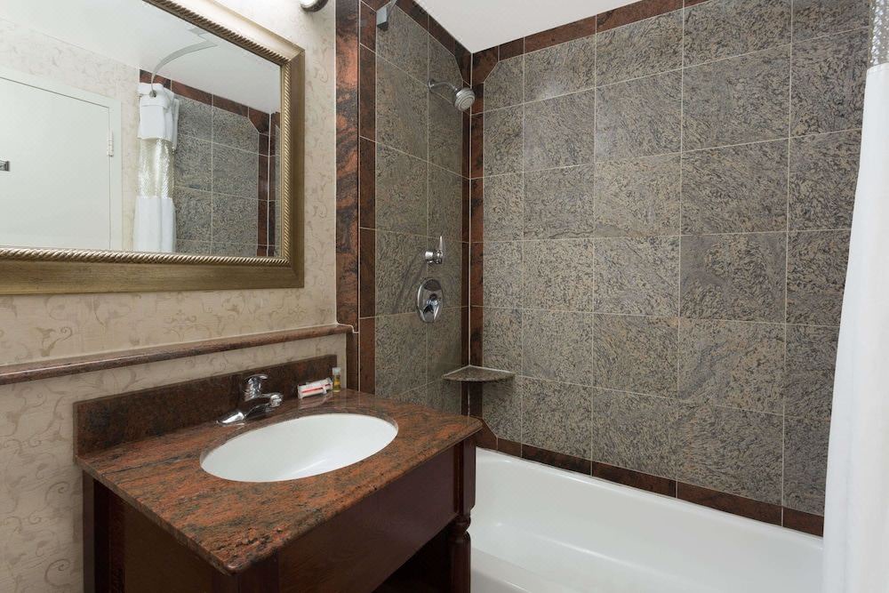 Photo of Bathroom in Lanham