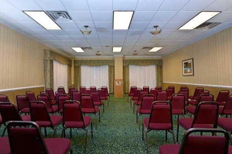 Photo of Livingroom in Guntersville