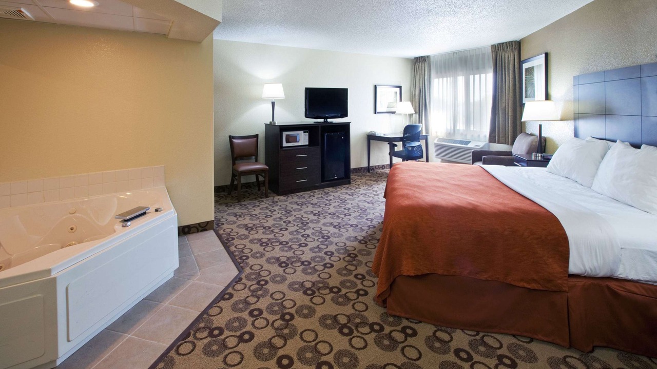Photo of Bedroom in Cedar Falls