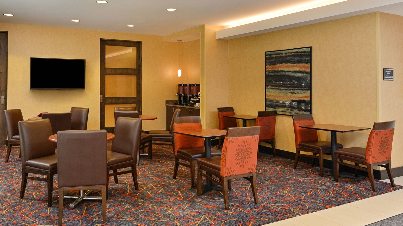Photo of Livingroom in Court Avenue Entertainment District