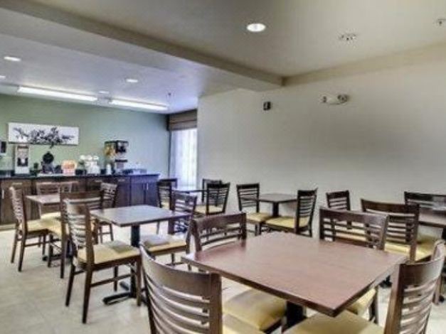 Photo of Livingroom in Edgewood