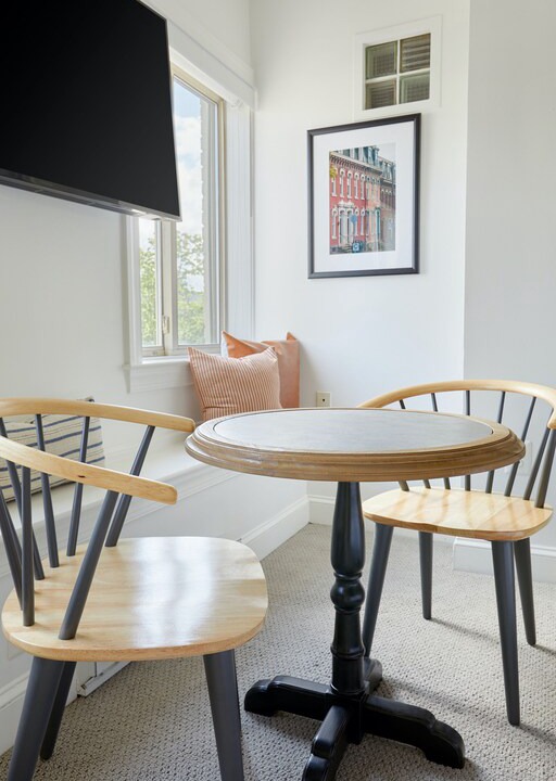 Photo of Livingroom in Del Ray