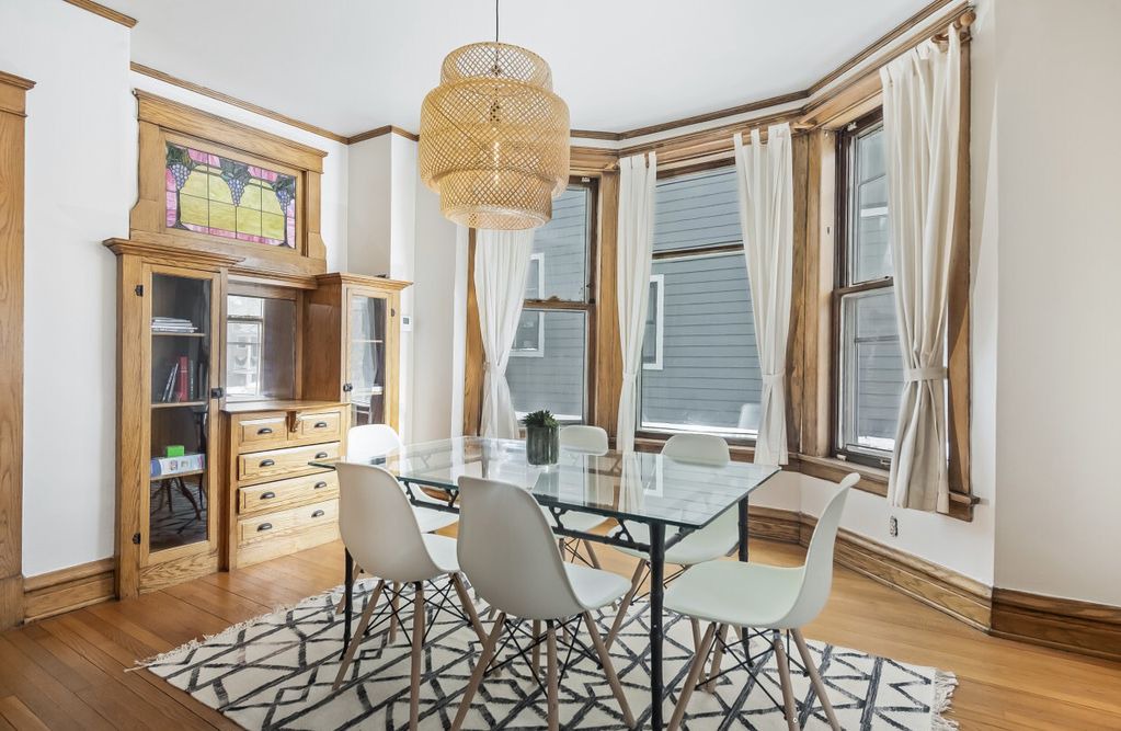 Photo of Livingroom in Ravenswood