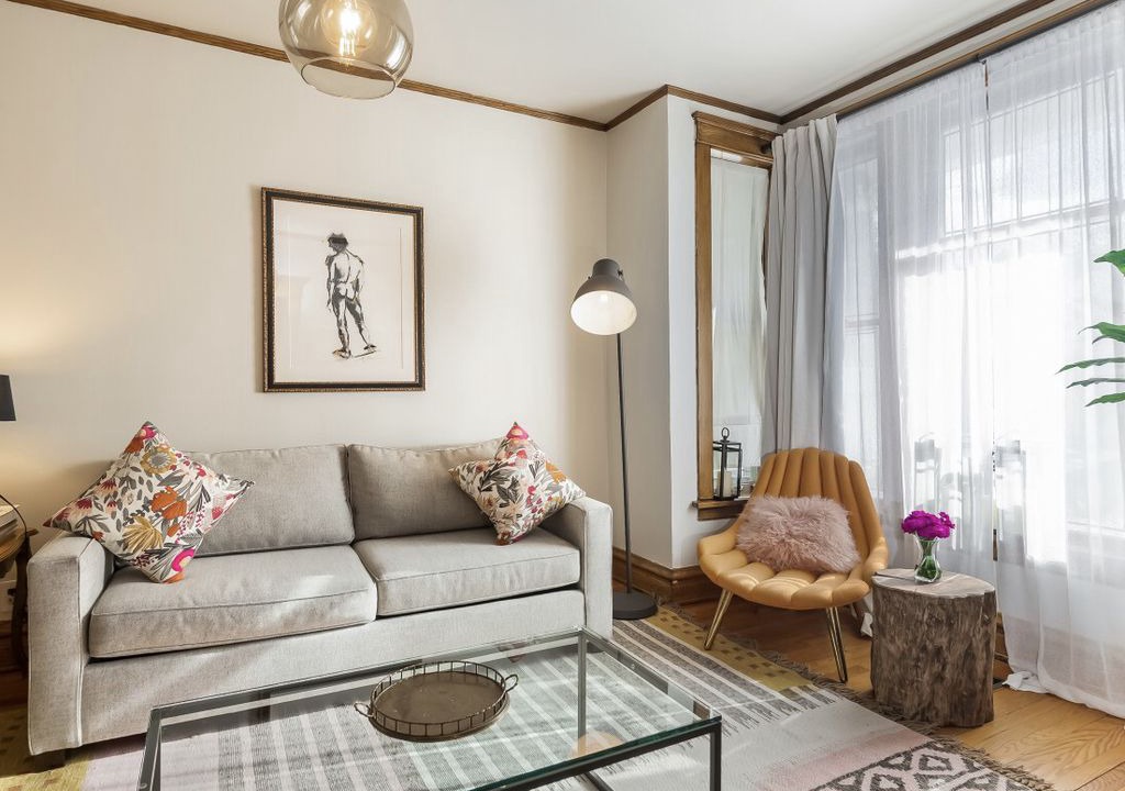 Photo of Livingroom in Ravenswood