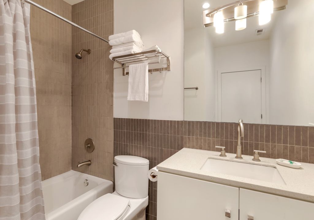 Photo of Bathroom in River North