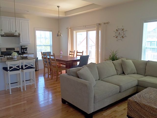Photo of Livingroom in Beach Haven Crest
