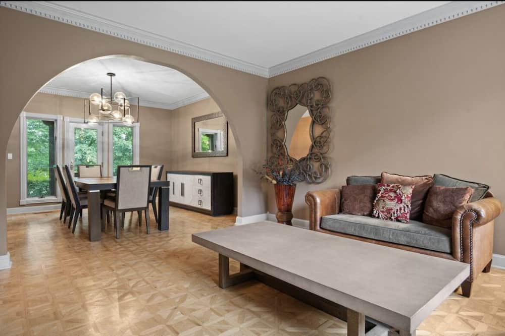 Photo of Livingroom in Bartlett