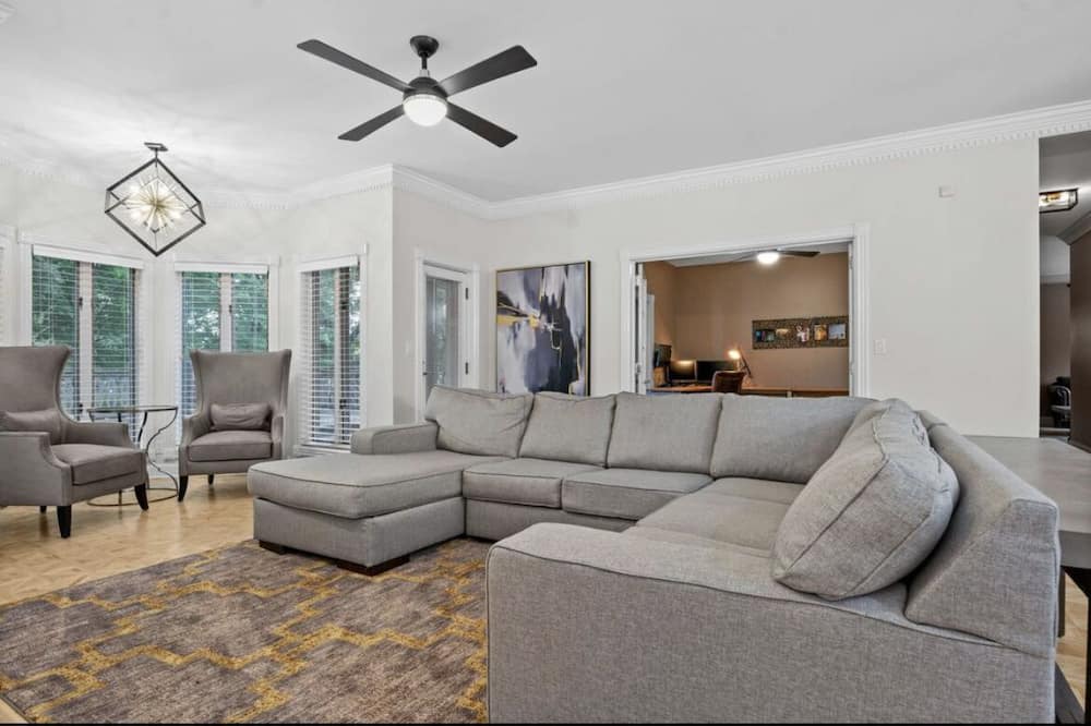 Photo of Livingroom in Bartlett