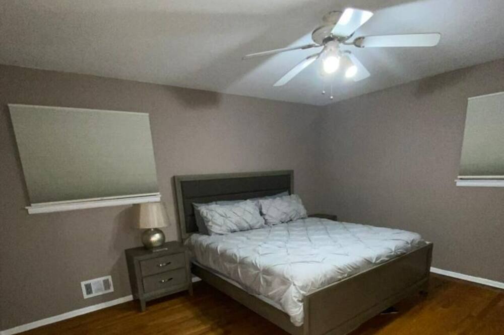 Photo of Bedroom in Neptune City