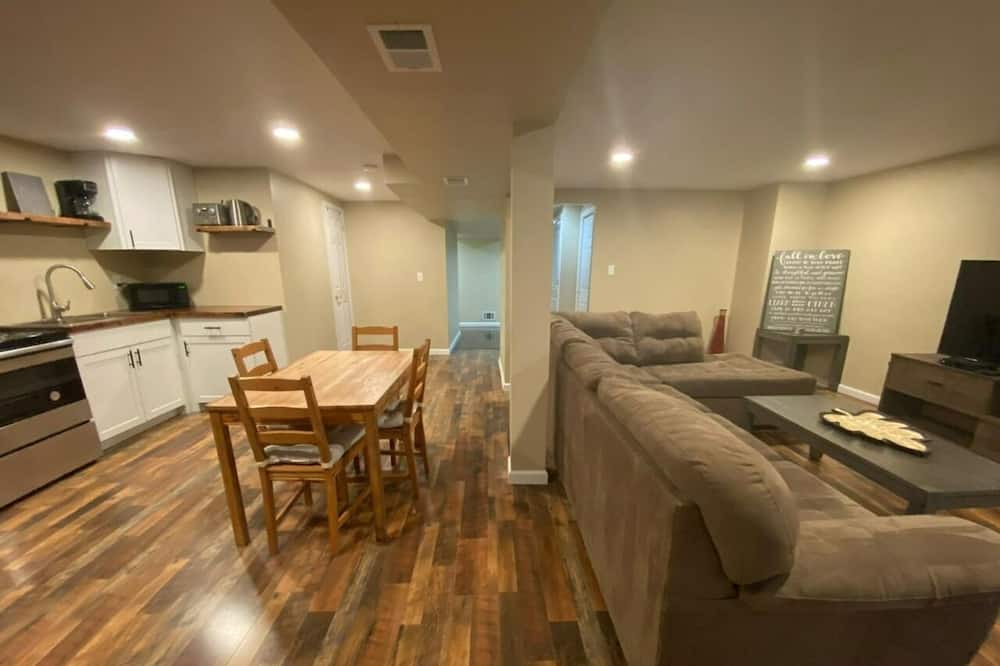 Photo of Livingroom in Neptune City