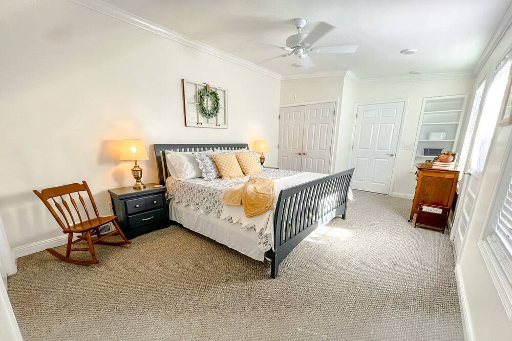 Photo of Bedroom in Murfreesboro
