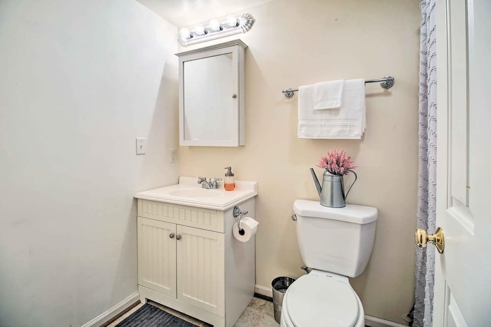 Photo of Bathroom in Stanardsville