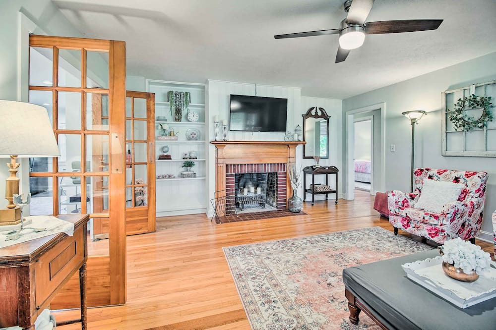 Photo of Livingroom in Stanardsville