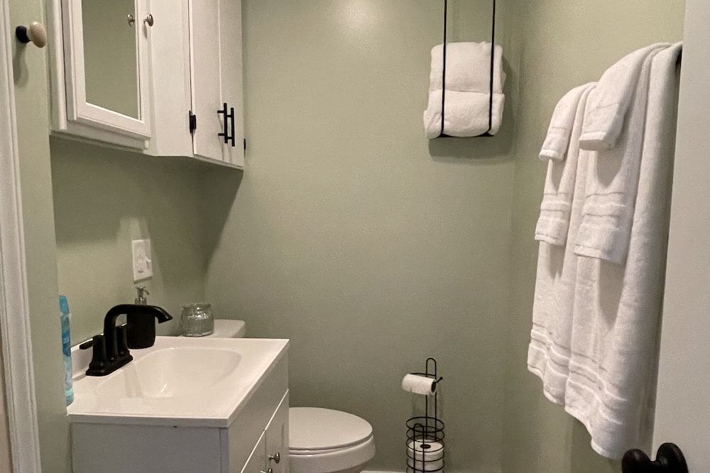 Photo of Bathroom in Lake Waccamaw