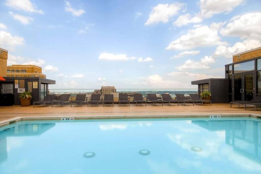Photo of Outdoor in Aurora Highlands
