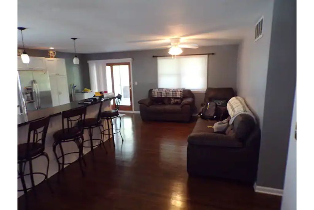 Photo of Livingroom in South Gate
