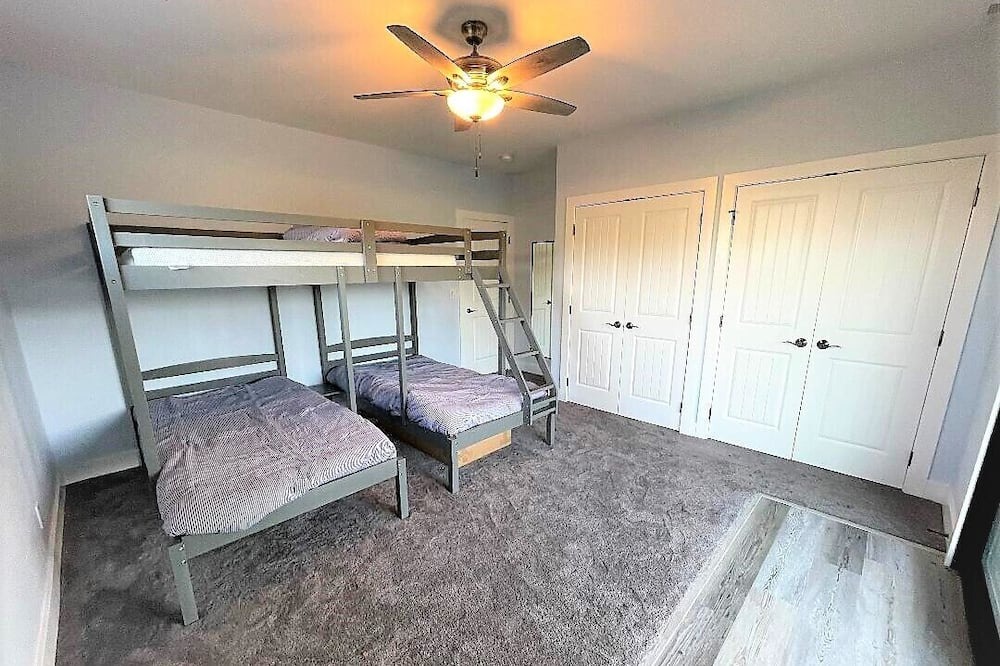 Photo of Bedroom in Winterset