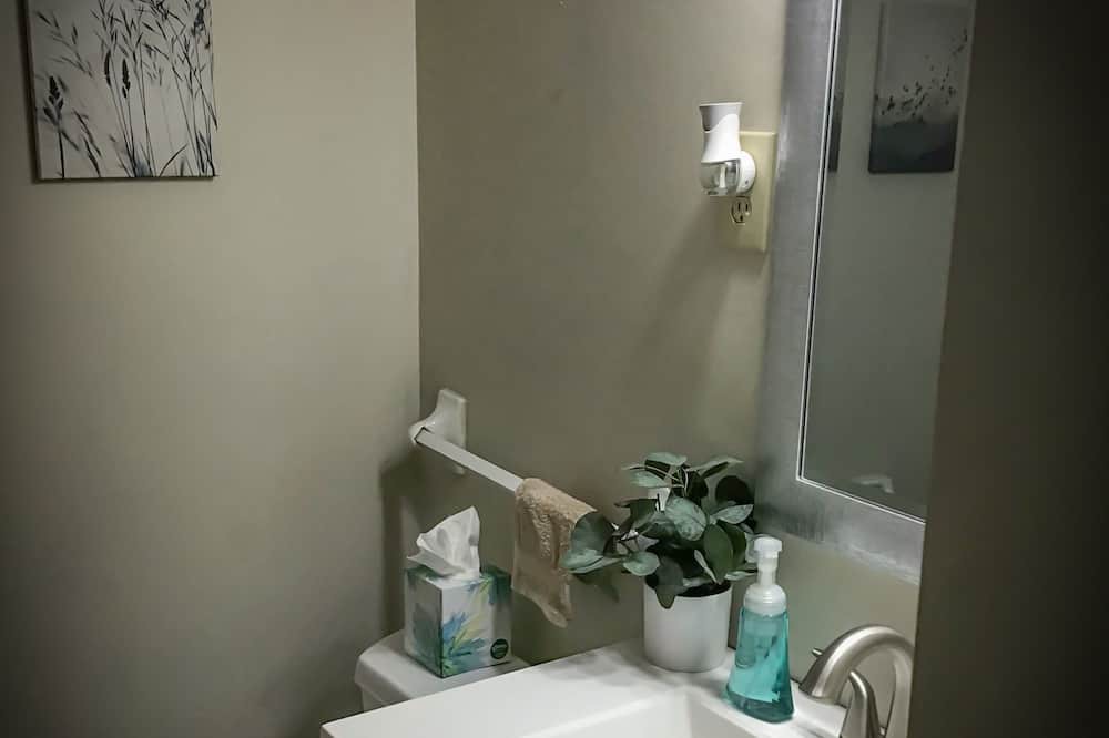 Photo of Bathroom in Ellendale
