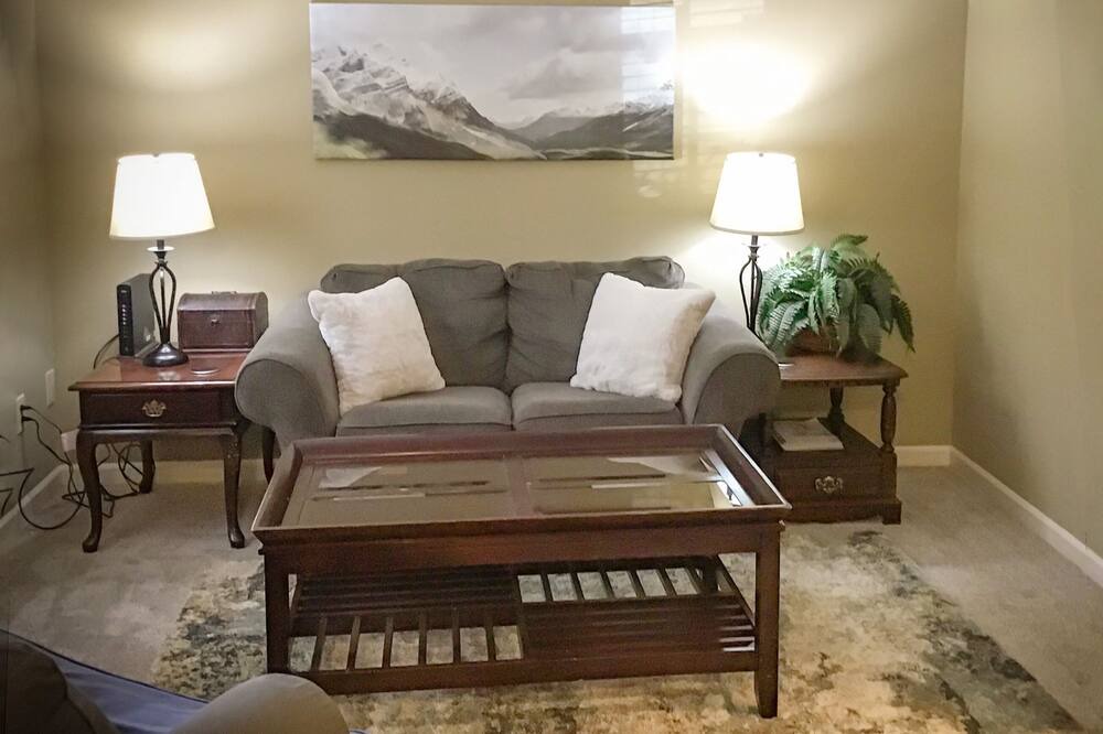 Photo of Livingroom in Ellendale