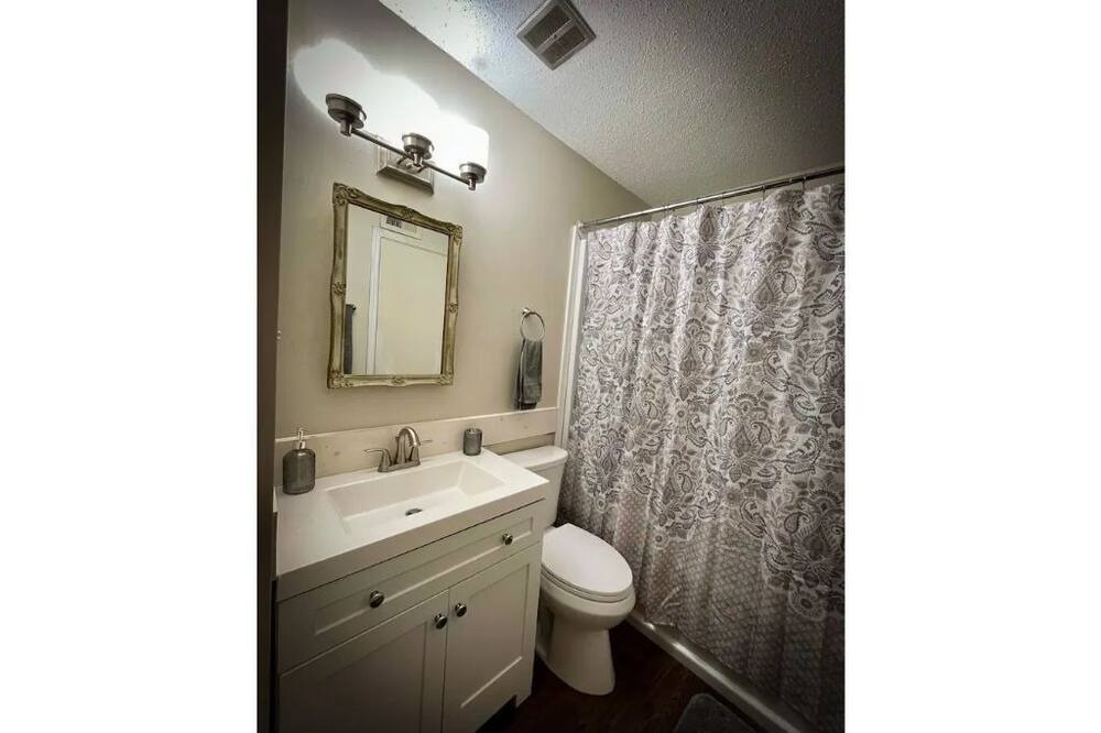 Photo of Bathroom in Ellendale