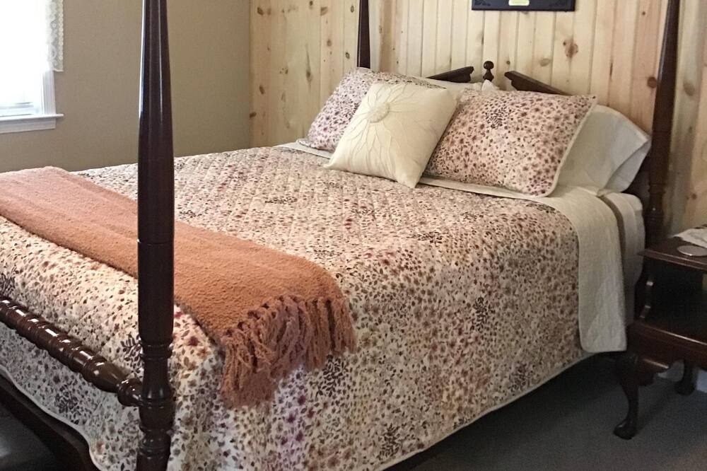 Photo of Bedroom in Ellendale