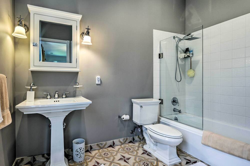 Photo of Bathroom in Beallsville