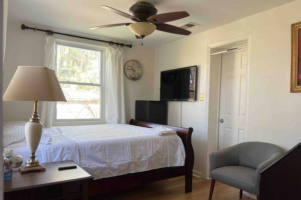 Photo of Bedroom in West Falls Church