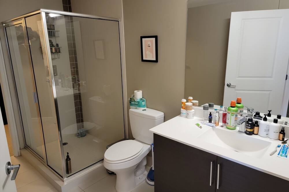 Photo of Bathroom in Aurora Highlands