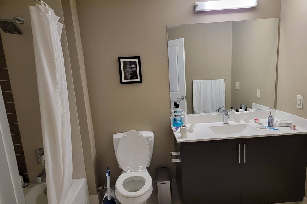 Photo of Bathroom in Aurora Highlands