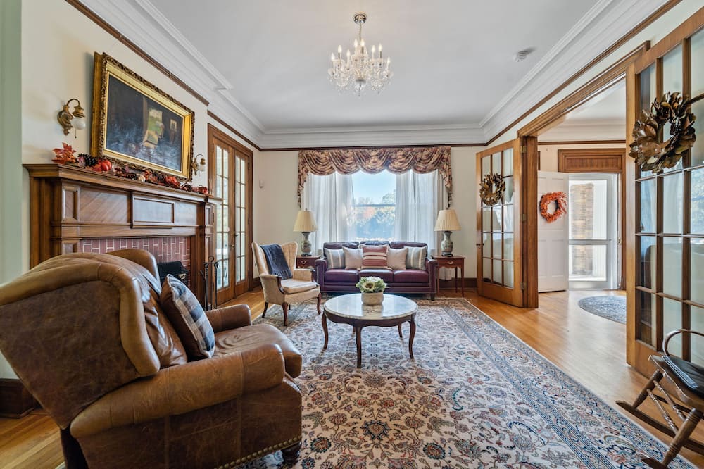 Photo of Livingroom in Woodford
