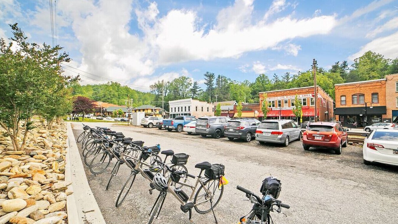 Photo of Outdoor in Saluda