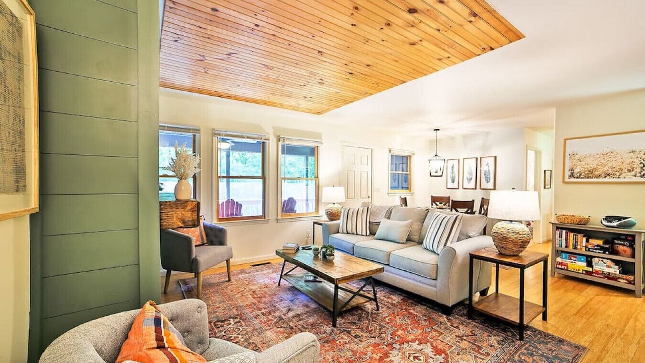 Photo of Livingroom in Saluda