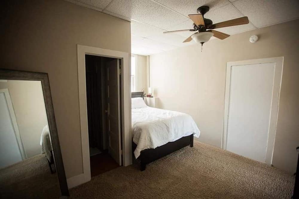 Photo of Bedroom in Seneca