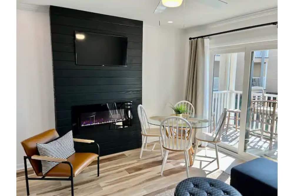 Photo of Livingroom in McCutcheon Field