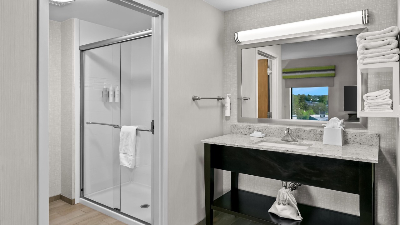 Photo of Bathroom in Rolling Road Farms