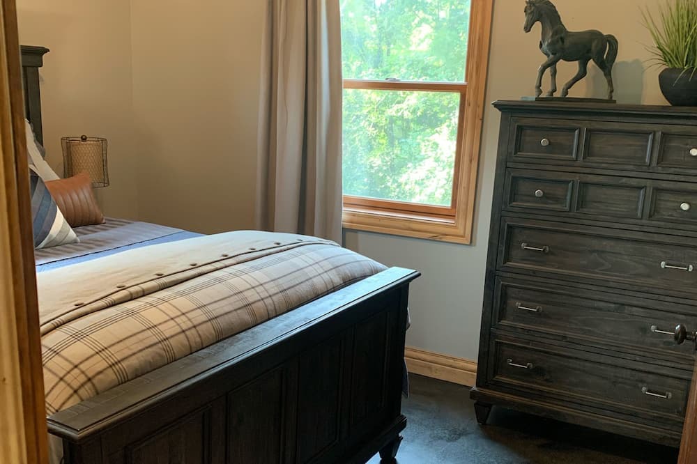 Photo of Bedroom in Center Junction