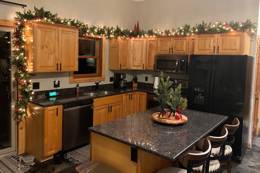 Photo of Kitchen in Center Junction