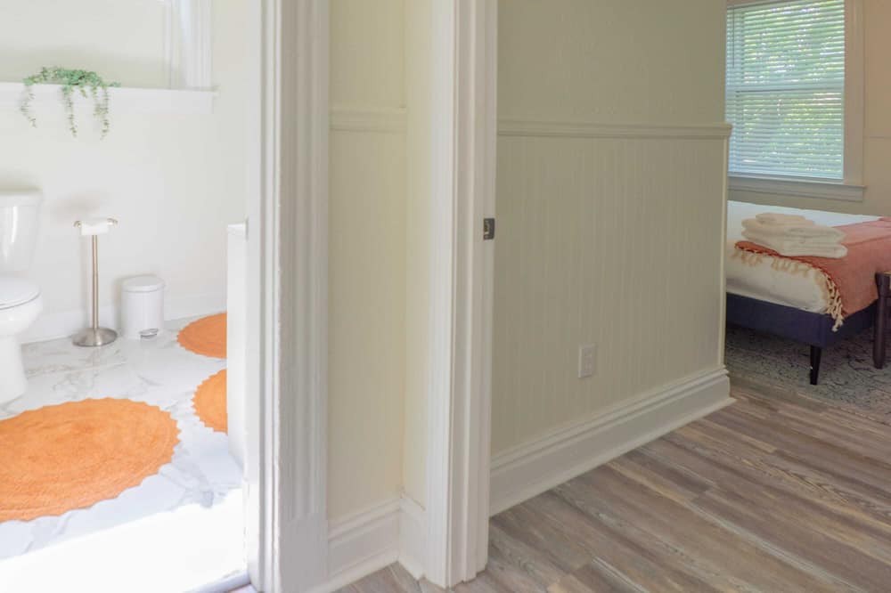 Photo of Bathroom in Tower Grove East