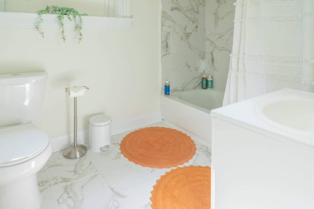 Photo of Bathroom in Tower Grove East