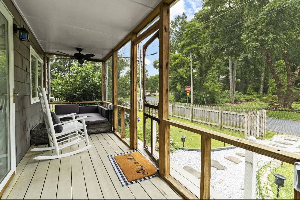 Photo of Patio Balcony in Shady Side