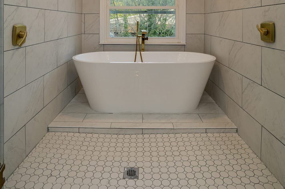 Photo of Bathroom in Huntcliff
