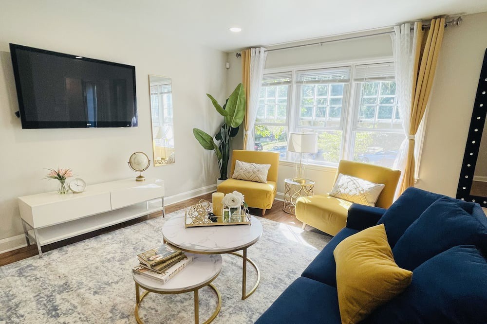 Photo of Livingroom in Parkville